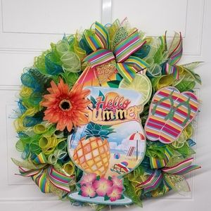 Deco mesh wreath